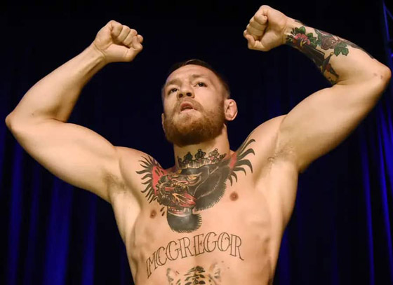 ما هو أول شيء يلفت انتباه مضيفات الطيران في المسافرين؟ صورة رقم 3