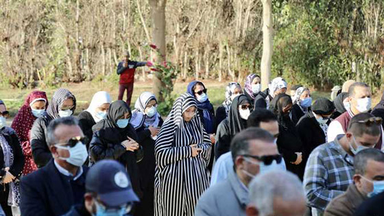 حضور شعبي وفني في تشييع جثمان الفنان عزت العلايلي (صور) صورة رقم 5