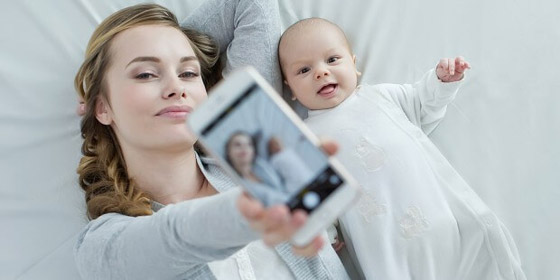 قد تتحول إلى ستيكرات مذلة ووسيلة لابتزازهم.. هذه مخاطر نشر الآباء صور الأطفال على الإنترنت صورة رقم 4