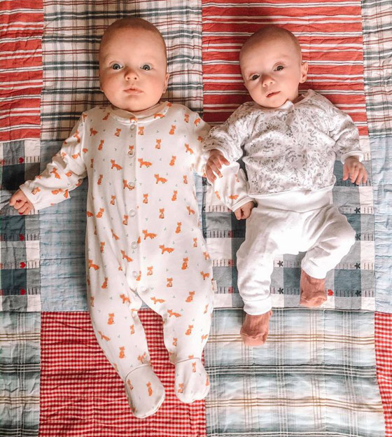 أندر حمل في العالم: أم بريطانية تنجب توأما بفارق ثلاثة أسابيع! صور صورة رقم 3