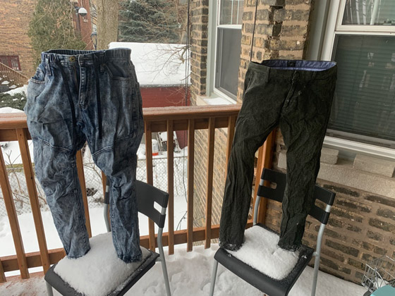 أمريكي يحجز موقفا لسيارته بواسطة سروالين! صور صورة رقم 4