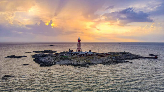 هل يمكنكم القيام بالأمر ذاته؟ ممرضة تقضي أسبوعاً بجزيرة سويدية منعزلة صورة رقم 2