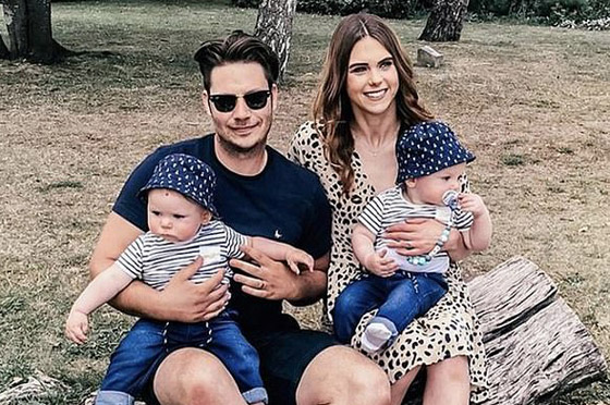 بحالة نادرة لأول مرة.. بريطانية تلد توأمين متماثلين بيومين وكيسين مختلفين! صورة رقم 13