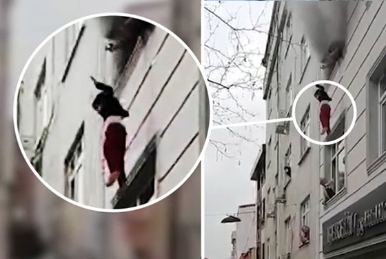 فيديو مؤثر لامرأة تركية تلقي أطفالها من النافذة لإنقاذهم من حريق بالمنزل صورة رقم 3 فيديو مؤثر لامرأة تركية تلقي أطفالها من النافذة لإنقاذهم من حريق بالمنزل صورة رقم 3
