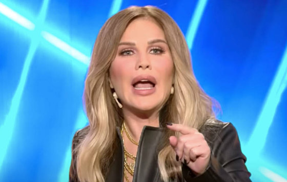 نيكول سابا: 