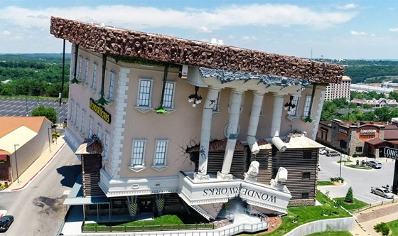 بالصور: تعرفوا إلى مبان غريبة بتصميمات فريدة وخيالية حول العالم صورة رقم 4