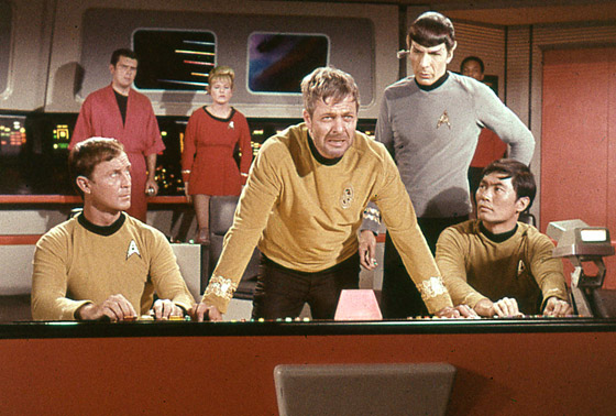 كرات غولف ورفات موتى.. أشياء غريبة تركها الإنسان في الفضاء الخارجي صورة رقم 5