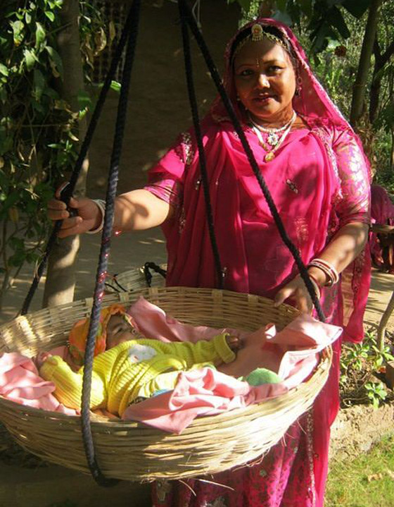 تعرفوا على القرية الهندية التي يزرع سكانها 111 شجرة مع مولد كل فتاة صورة رقم 13