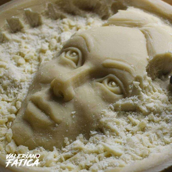 صور مفاجئة عن نحت التماثيل من الطعام صورة رقم 10