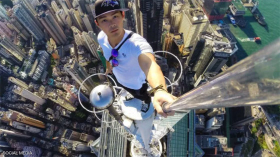 مهووسو السيلفي.. كيف فعلوها في تلك الأماكن؟ صورة رقم 3