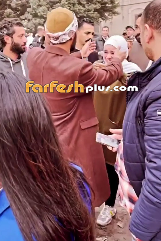 بالفيديو: فتاة محجبة تبكي عند رؤيتها محمد رمضان: أنا بحبك أوي! صورة رقم 4