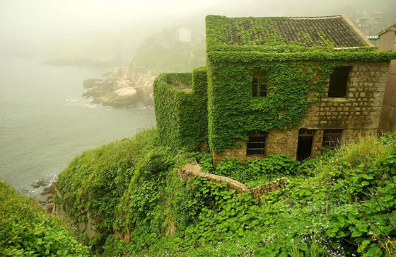 هوتوان.. قرية مهجورة ساحرة غمرتها الأعشاب! صور صورة رقم 8