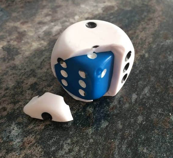 صور تبين الأشياء الغريبة التي فوجئ الناس بوجودها بداخل أشياء أخرى! صورة رقم 1