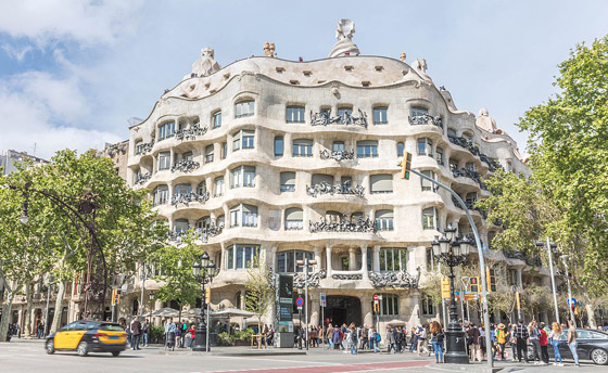 بينها الأهرامات ومسجد قبة الصخرة.. إليكم أجمل 50 مبنى حول العالم صورة رقم 6