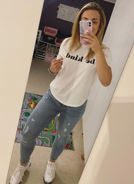 صور مذهلة: سيدة تخسر 40 كغم بوقت قياسي دون جراحة! لن تصدق الفرق.. اكتشف السر! صورة رقم 16 صور مذهلة: سيدة تخسر 40 كغم بوقت قياسي دون جراحة! لن تصدق الفرق.. اكتشف السر! صورة رقم 16