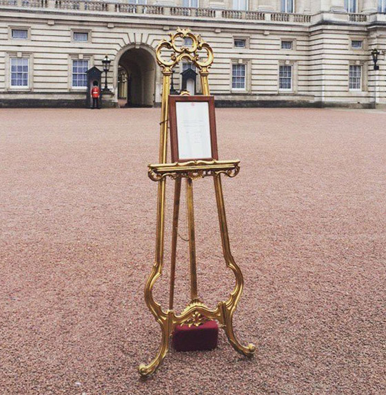 قواعد وقوانين غريبة يلتزم بها أفراد العائلة المالكة منذ ولادتهم! صورة رقم 6