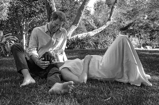 قواعد وقوانين غريبة يلتزم بها أفراد العائلة المالكة منذ ولادتهم! صورة رقم 5