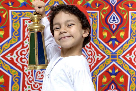 7 عادات جميلة يجب تعليمها للأطفال في رمضان صورة رقم 1