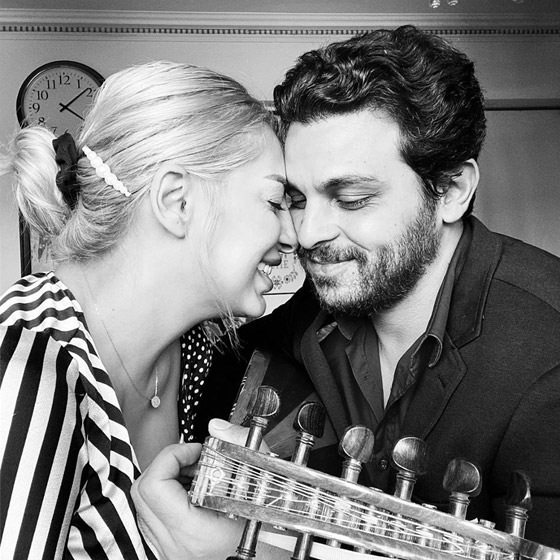 فيديو محمد رشاد يهاجم مي حلمي: ضربتها مرة بسبب أمي واجهاضها سببه عملية تجميل! صورة رقم 2
