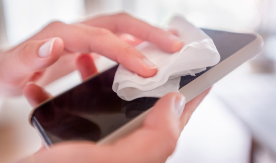 ماذا تفعل إذا تعرّض هاتفك للبلل؟ لا تضعه بالأرز واتبع هذه الخطوات الـ9 صورة رقم 6