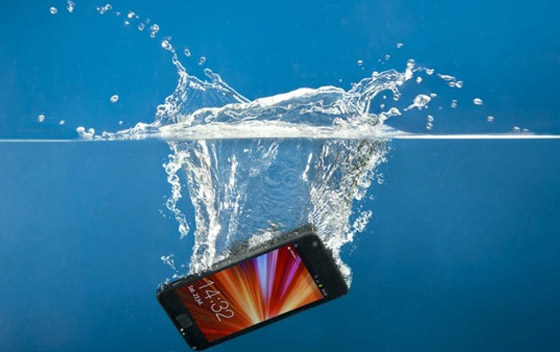 ماذا تفعل إذا تعرّض هاتفك للبلل؟ لا تضعه بالأرز واتبع هذه الخطوات الـ9 صورة رقم 4