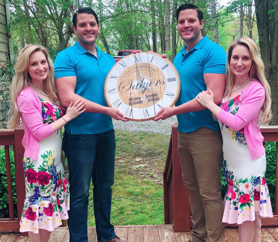 قصة فريدة مميزة لأختين توأم تعيشان حياة متطابقة في كل شيء! صور صورة رقم 2