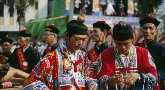 ممنوعون من الثوم والبصل والباذنجان.. تعرف على صيام الطاوية في الصين صورة رقم 1