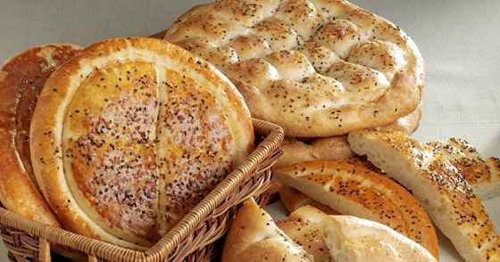 تعرفوا إلى طريقة تحضير خبز رمضان بالسمسم وحبة البركة صورة رقم 6