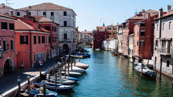 من اليونان إلى إيطاليا.. شاهدوا جمال مدن تحمل طابع البندقية حول أوروبا صورة رقم 4