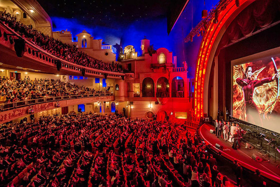 بالصور.. أكبر صالة سينما في العالم تستعد لفتح أبوابها صورة رقم 2