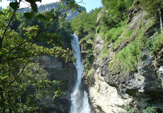 بالصور: تعرفوا إلى أجمل الشلالات في مختلف أنحاء العالم صورة رقم 3