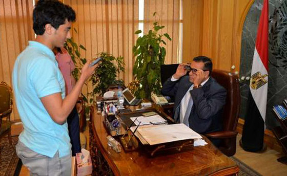 ابتكار طالب مصري قد يغير حياة الصم والبكم! صورة رقم 3