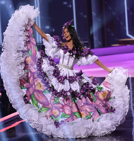 صور: أبهر وأجمل الأزياء الوطنية في مسابقة ملكة جمال الكون 2021 صورة رقم 1 صور: أبهر وأجمل الأزياء الوطنية في مسابقة ملكة جمال الكون 2021 صورة رقم 1