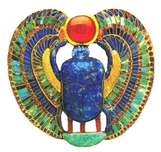 «حجر الفيروز».. وأسرار جوهرة توت عنخ أمون المقدسة صورة رقم 1