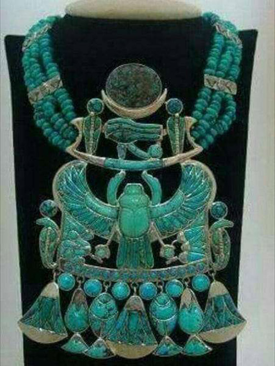 «حجر الفيروز».. وأسرار جوهرة توت عنخ أمون المقدسة صورة رقم 4
