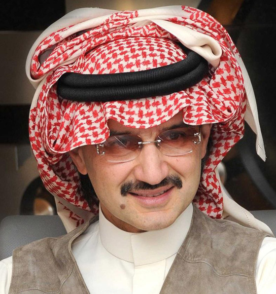 فيديو طريف للأمير الوليد بن طلال مع حفيدته.. صورة رقم 7