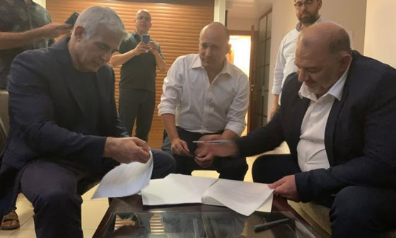 أحزاب عربية في حكومة إسرائيلية لأول مرة.. العيوب والمزايا للتحول التاريخي صورة رقم 1