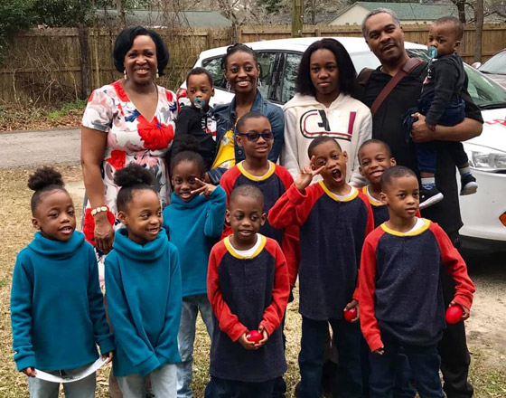 زوجان أمريكيان يستعدان لاستقبال طفلهما الـ15 بعد إنجابهم توائم خماسية صورة رقم 8