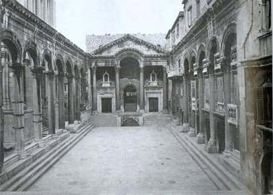 معبد بعلبك.. وأهم 10 آثار تاريخية من العالم القديم صورة رقم 6