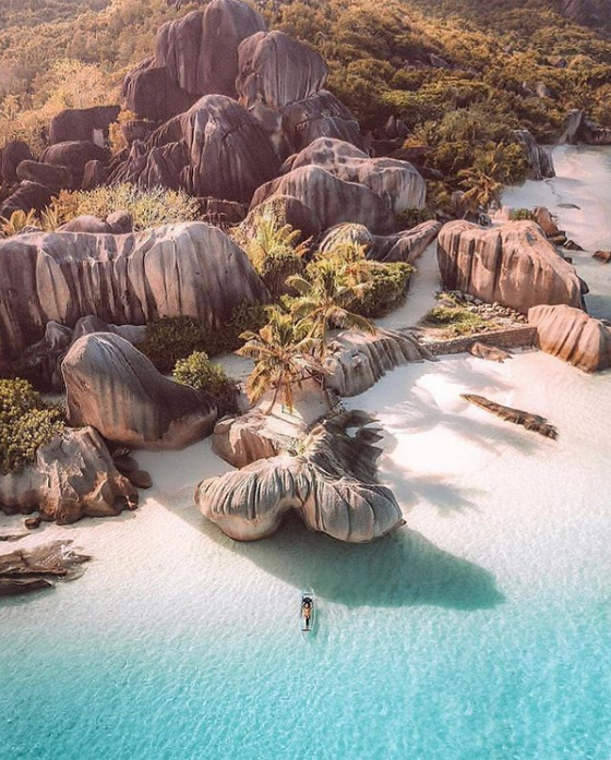 صور أجمل 10 شواطئ في العالم.. الخيار المثالي للهروب من الحياة اليومية صورة رقم 8