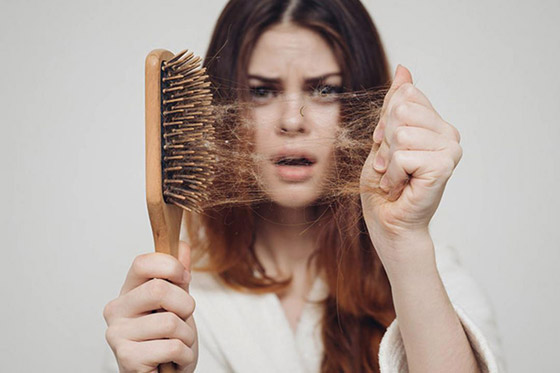 منها تساقط الشعر وآلام المفاصل... أعراض تهدّد المتعافين من كورونا صورة رقم 4