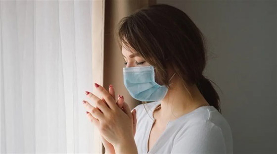 منها تساقط الشعر وآلام المفاصل... أعراض تهدّد المتعافين من كورونا صورة رقم 3
