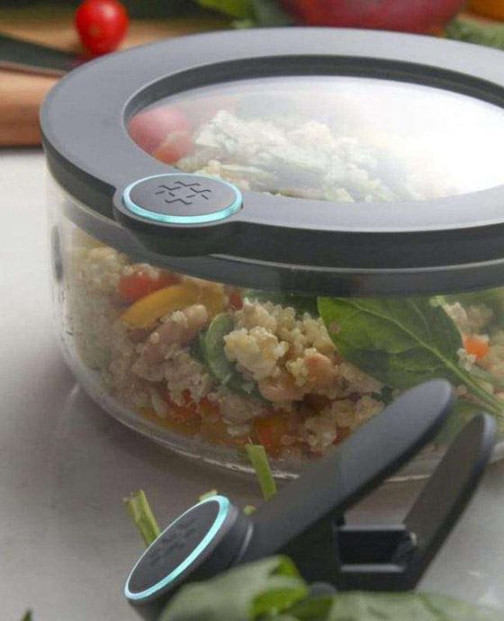 سوار الرجل العنكبوت.. وأدوات منزلية تسافر بأصحابها إلى المستقبل صورة رقم 3