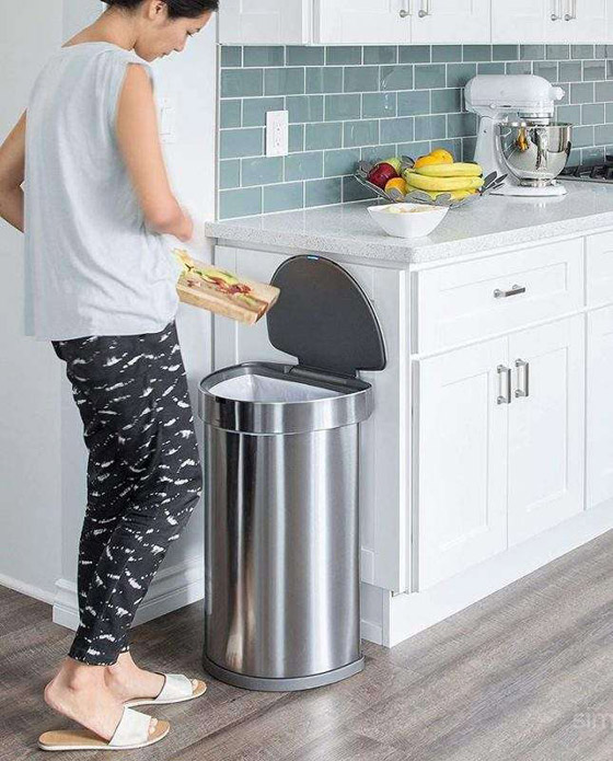 سوار الرجل العنكبوت.. وأدوات منزلية تسافر بأصحابها إلى المستقبل صورة رقم 7