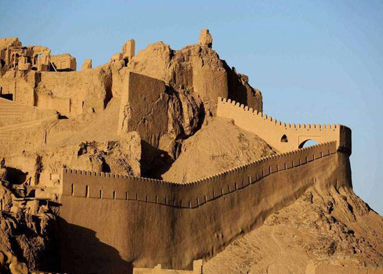 قلعة بام.. وأسرار أكبر مبنى طيني في العالم صورة رقم 1