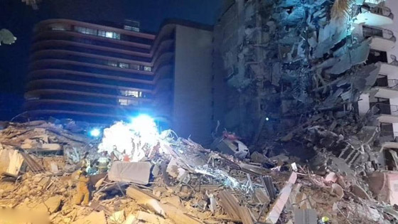 بالفيديو.. عملية إنقاذ ضخمة بعد انهيار مبنى في مدينة أميركية صورة رقم 1 بالفيديو.. عملية إنقاذ ضخمة بعد انهيار مبنى في مدينة أميركية صورة رقم 1