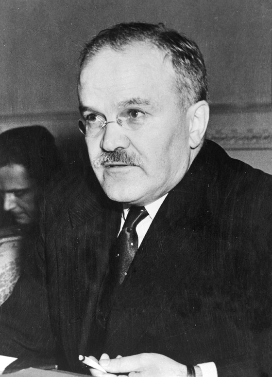 دبلوماسي حاول قتل هتلر وكان قادرا على وقف الحرب العالمية صورة رقم 1 دبلوماسي حاول قتل هتلر وكان قادرا على وقف الحرب العالمية صورة رقم 1