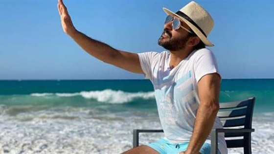 فيديو كوميدي: أحمد حلمي يتحدى الحر بأغنية 