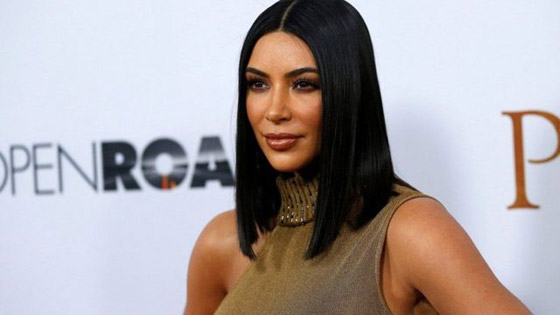 منهم كارداشيان وسايرس.. مشاهير يهربون من صور السيلفي مع المعجبين لأسباب مختلفة صورة رقم 2 منهم كارداشيان وسايرس.. مشاهير يهربون من صور السيلفي مع المعجبين لأسباب مختلفة صورة رقم 2