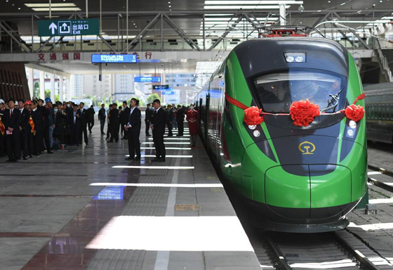 الصين تطلق قطار (سقف العالم) فائق السرعة.. يمر من جميع المقاطعات الصينية صورة رقم 6